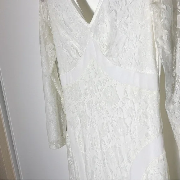 Ark & Co. Long Sleeve Floral Wedding Dress with Train | US Size S - Picture 6 of 13